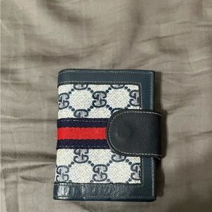 Gucci wallet unisex